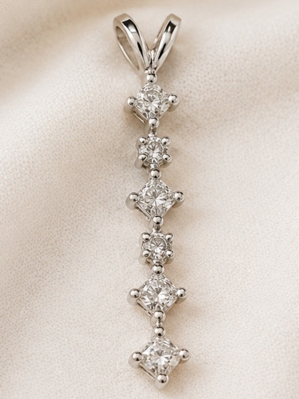 14k white gold Five-Stone natural diamonds Drop Pendant